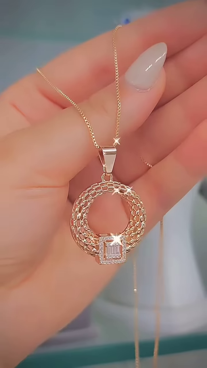 Heart-Shaped Mother-of-Pearl Pendant Necklace
