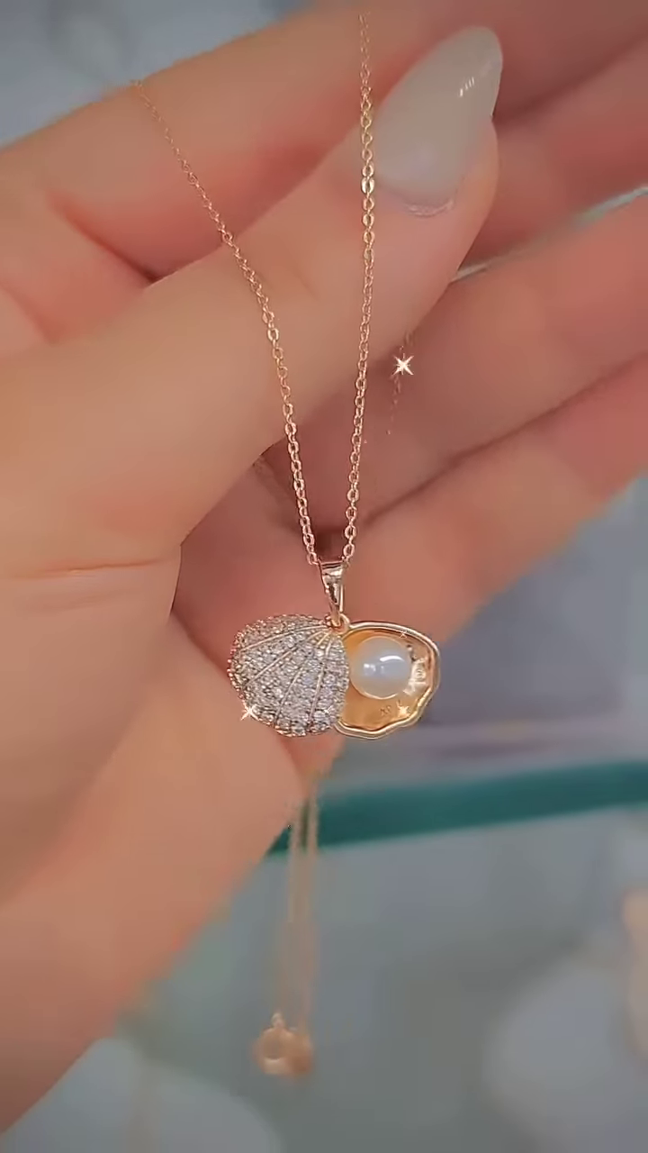 Heart-Shaped Mother-of-Pearl Pendant Necklace
