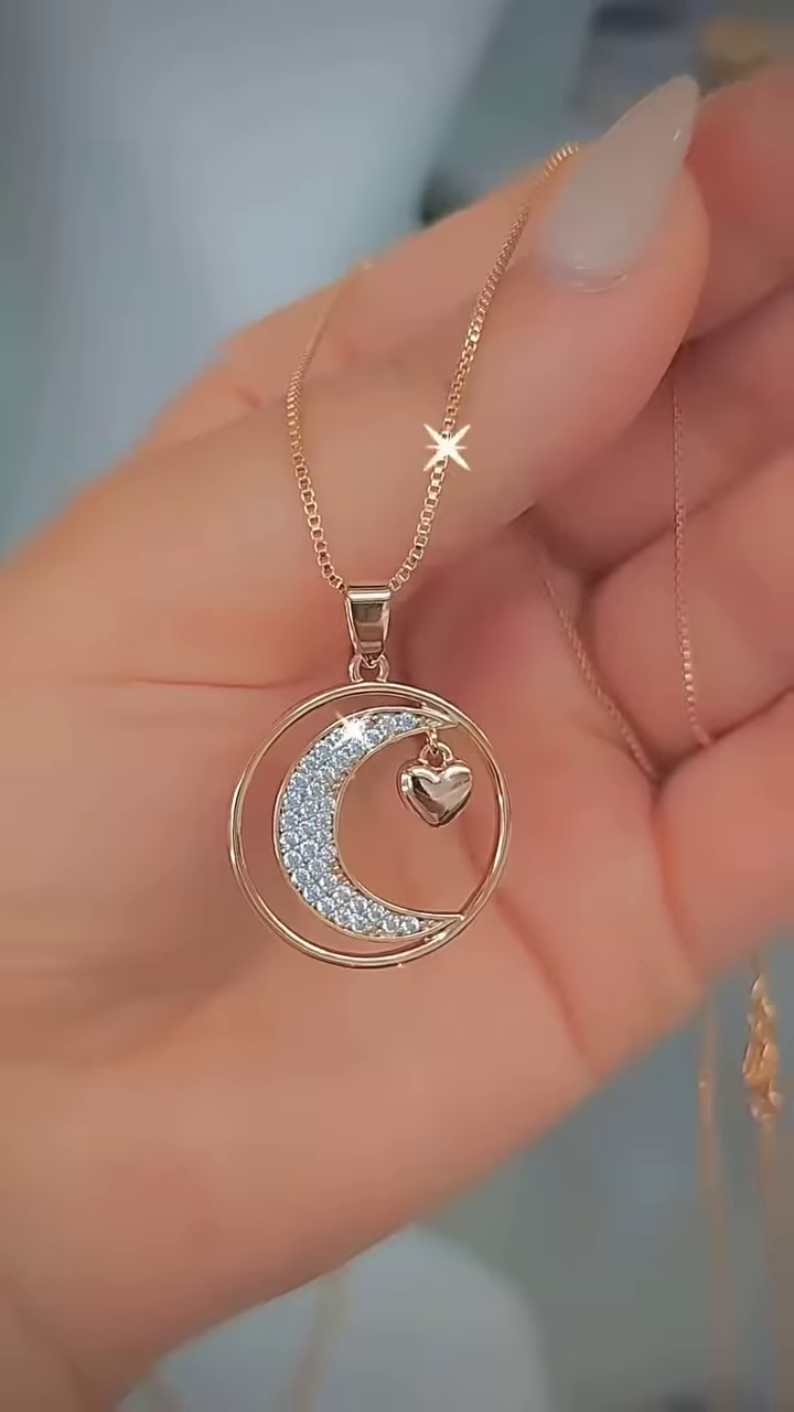Heart-Shaped Mother-of-Pearl Pendant Necklace