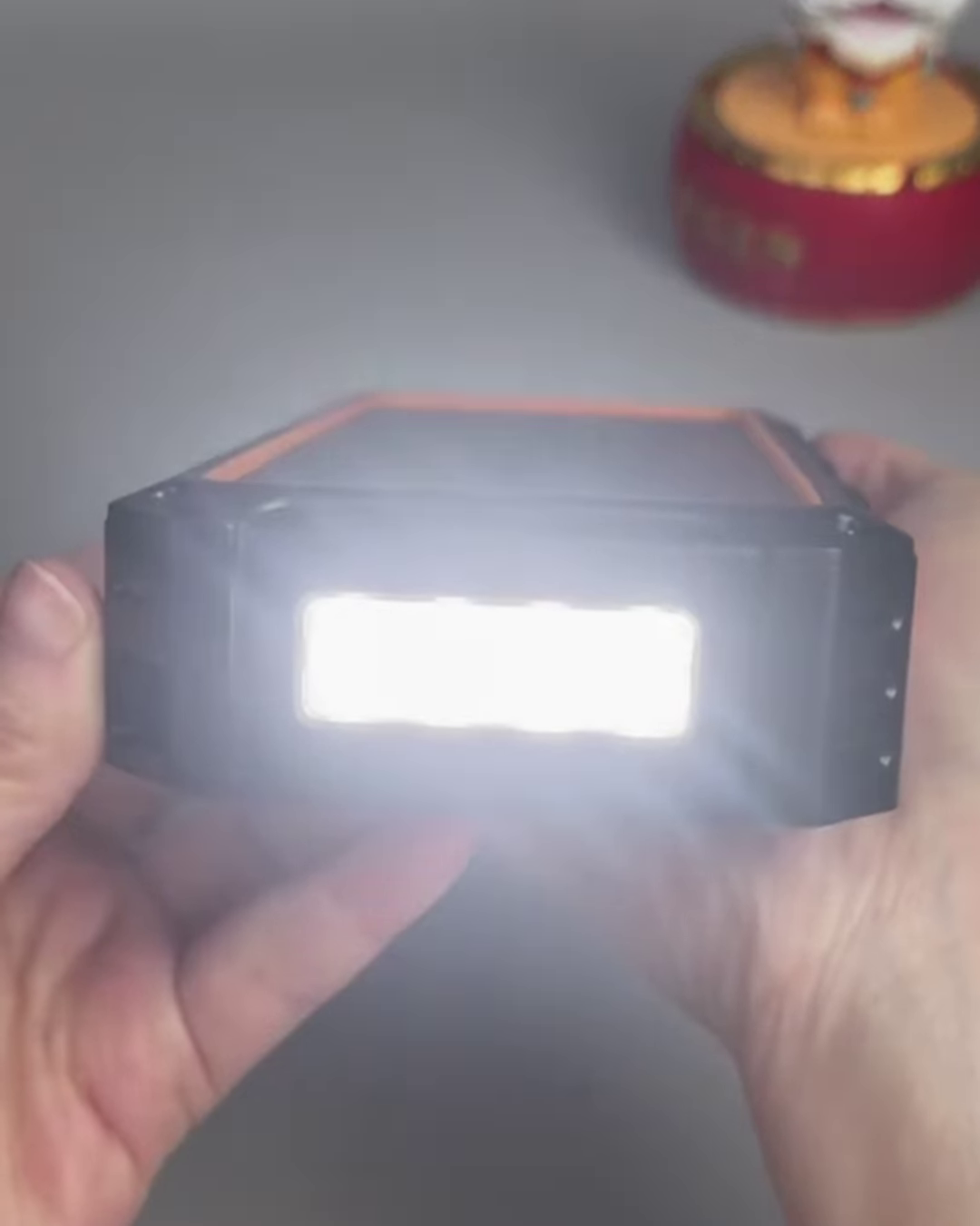 Rugged Wireless Charging Power Bank – 20000mAh Fast Charge Station with Flashlight & Dual Output