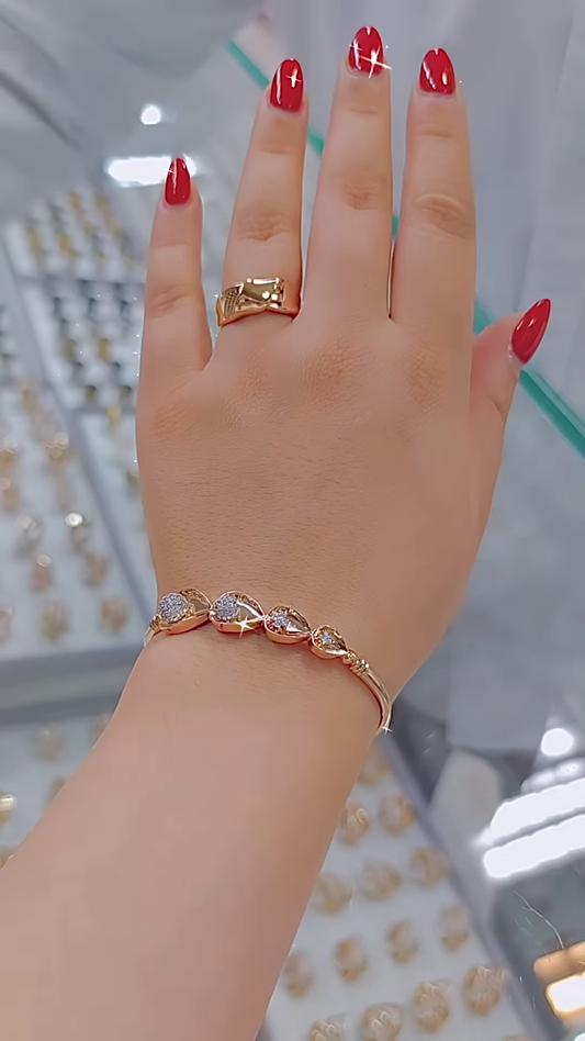 Elegant Teardrop Stone Bracelet