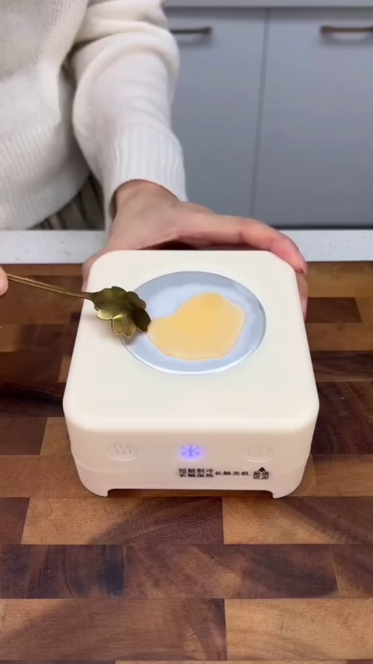 2-in-1 Desktop Beverage Warmer & Cooler – Instant Temperature Control for Your Favorite Drinks