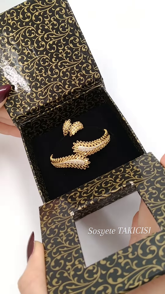 Gold Leaf Motif Bracelet and Ring Set